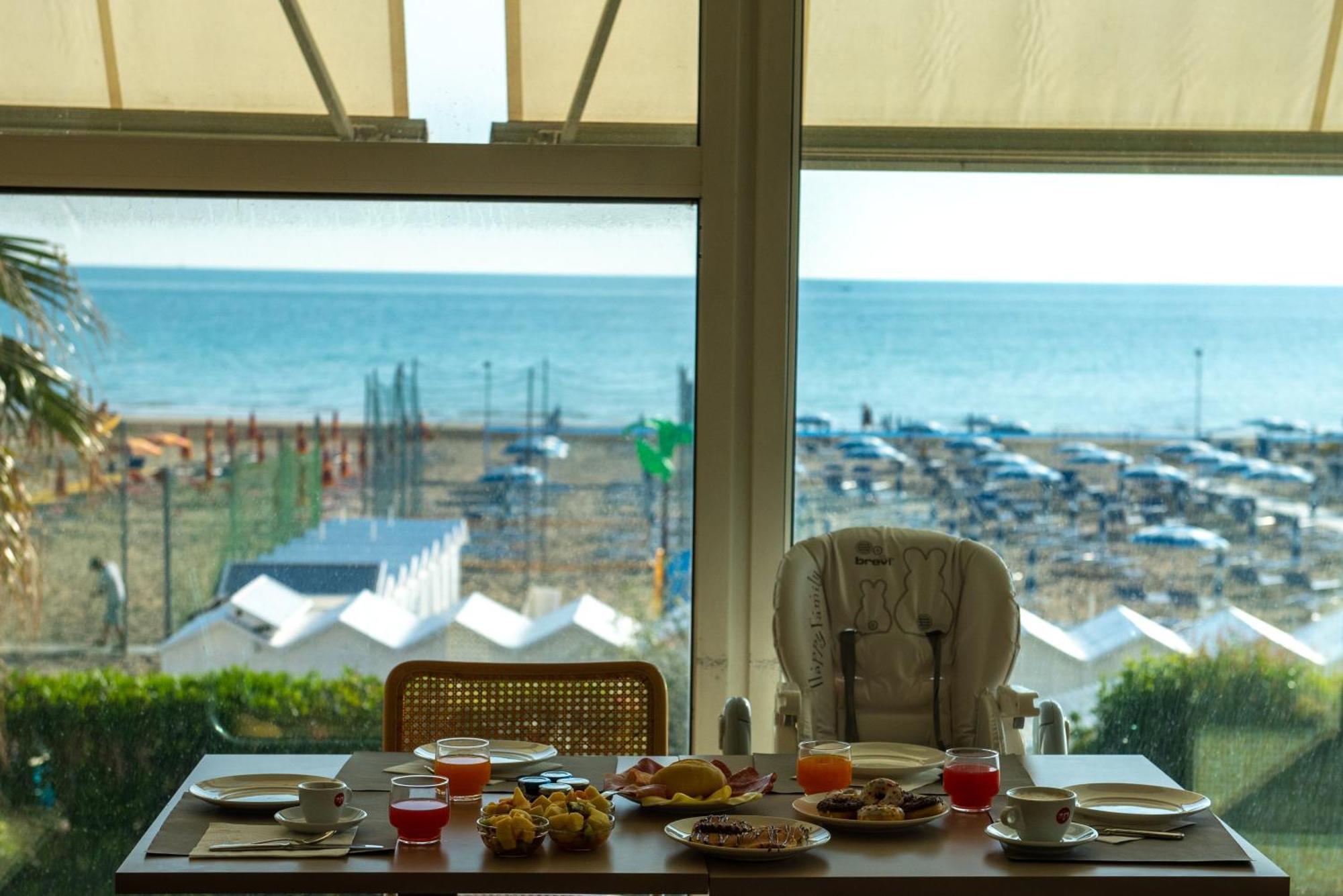 Hotel Fedora Riccione Exteriör bild