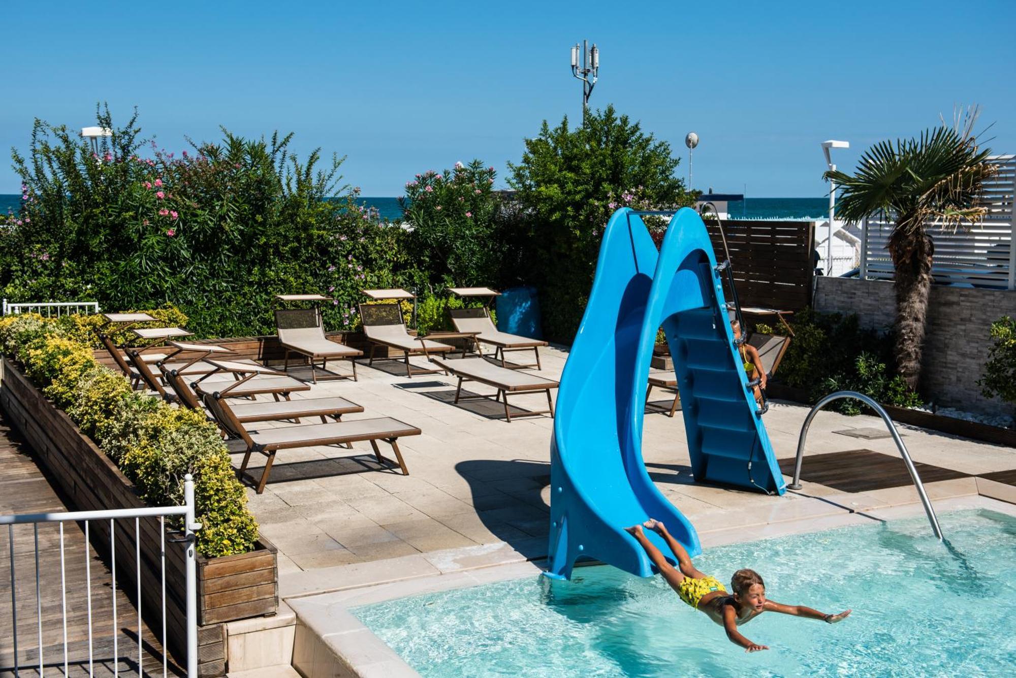 Hotel Fedora Riccione Exteriör bild