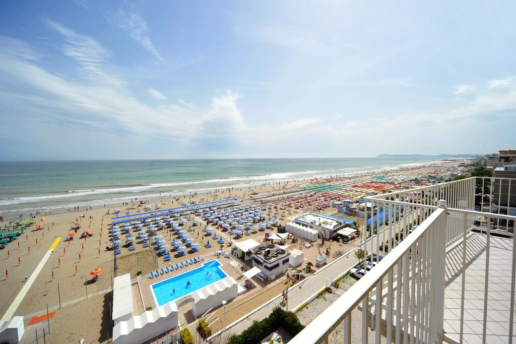 Hotel Fedora Riccione Exteriör bild