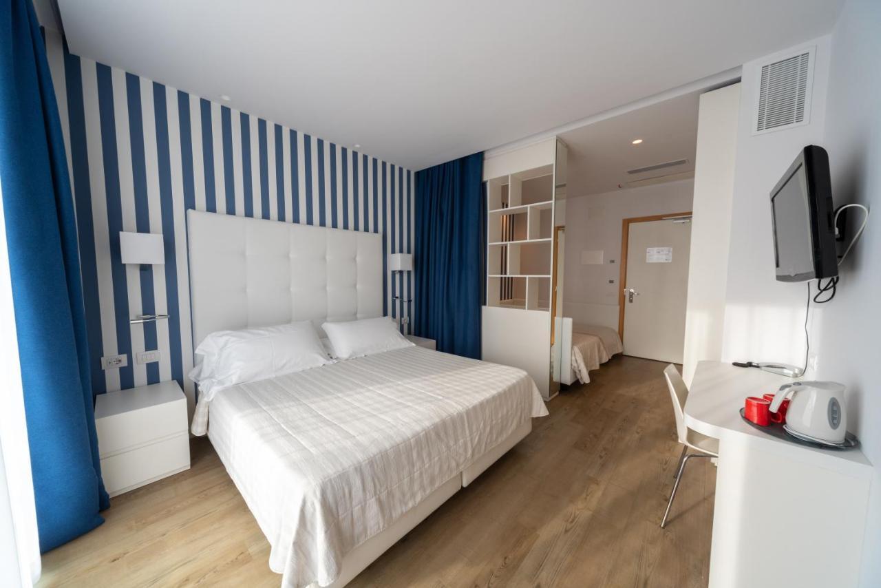Hotel Fedora Riccione Exteriör bild